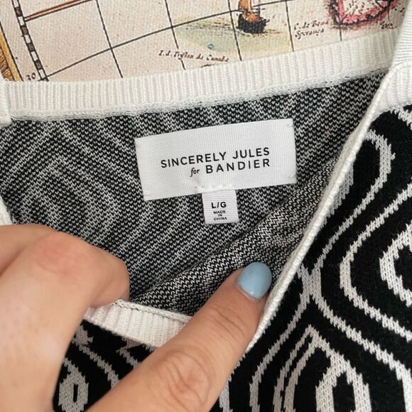 Calla Jacquard Crop Tank - Picture 5 of 7